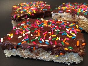 Always offers Rice Krispies treats dipped in chocolate that are vegan and gluten free at VegOut in Bethlehem