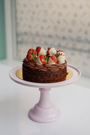 Chocolate Vegan cake. Extra mooie afgemaakt voor de Coffeelicious toonbank. at Coffeelicious Bakery in Dordrecht