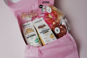 Coffeelicious Bakery heeft haar eigen scones bakmix en ook celebration bakmix. De celebration  bakmix smaakt naar chocolade cake. Beide bakmixen zijn geschikt om vegan te bereiden. at Coffeelicious Bakery in Dordrecht