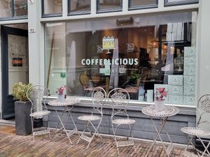 Front at Coffeelicious Bakery in Dordrecht