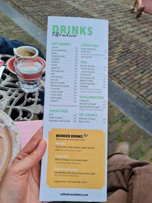 Oat milk is available for the lattes at Coffeelicious Bakery in Dordrecht