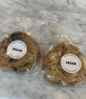 White chocolate raspberry cookie 3,75€
Oreo cookie 3,75€  at Coffeelicious Bakery in Dordrecht