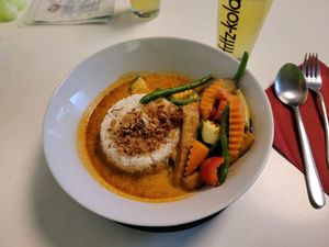 VV8 Vegan Village Bowl mit Curry at Vegan Village in Hannover