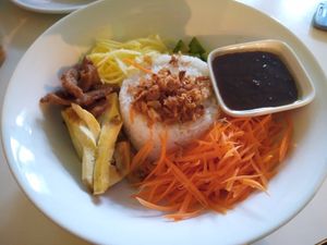 VV5 ohne Paprika und Gurken, dafür Avocado at Vegan Village in Hannover