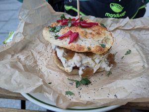 Pierogburger (mega leckerer Burger ohne Brötchen, sondern mit Kartoffelknödel/-puffer) at House of Seitan in Gdansk