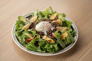 写真はタコライス
ランチメニューはハンバーグやカレー、ビーガンメニューもあります。 at Cafe&Bar 3rd in Toyooka