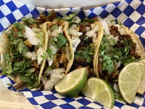Street tacos at Veggie y Que in Whittier