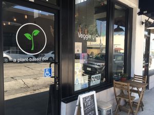 Sidewalk seating option  at Veggie y Que in Whittier