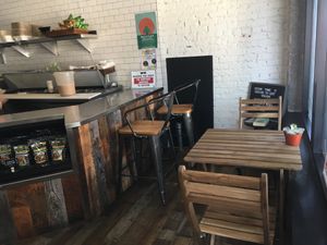 Indoor seating at Veggie y Que in Whittier