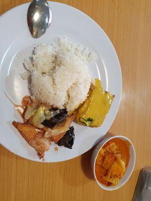 Rice+3 items from buffet for 8RM at Happy Sambodi Vege Restaurant in Kuala Lumpur