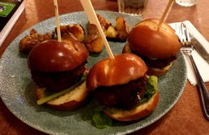 vegan cheeseburger at Cafe Landwer - Yitshak Rabin Blvd G Compound in Afula