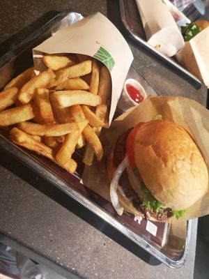 BBQ&Chdr at Bun2Bun - Kamppi Shopping Center in Helsinki