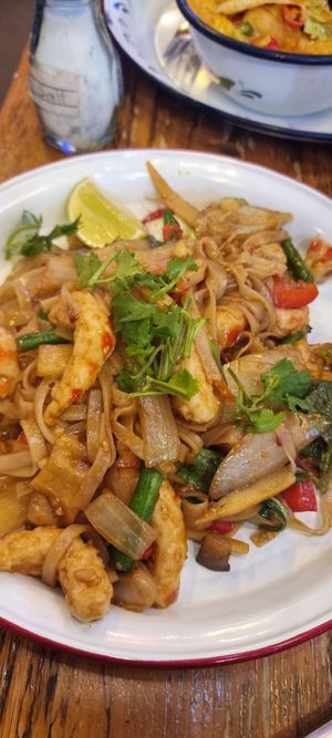 Drunken noodles with Zeastar Prawns 🌶 at Zaap Thai Street Food in Leeds