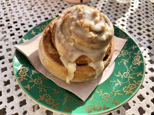 Cinnamon roll  at Mama Carmen's in Mallorca