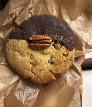 Pecan-chocolate cookie  at Mama Carmen's in Mallorca