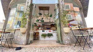 Entrance at Melbourne Elouera in Lisbon