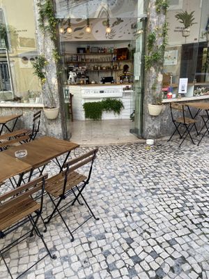 Hello at Melbourne Elouera in Lisbon