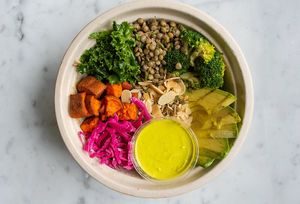 Macro Bowl
Quinoa, lentil with herbs and olive oil, broccoli, roasted sweet potato, marinated kale, pickled purple cabbage, almonds and avocado with turmeric dressing.
 at Mora Mora - Artz Pedregal in Mexico City