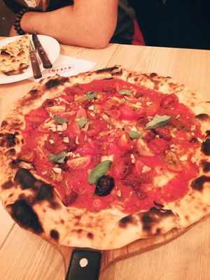 Vegan pizza at Brera in Seoul