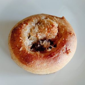 Coconut Pineapple RumRaisin at Pain de BRUN in Tokyo