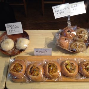 Curry buns and sweet buns at Pain de BRUN in Tokyo