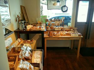 Cookies, buns, loafes, crackers and burgers at Pain de BRUN in Tokyo