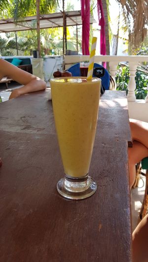 Tropical smoothie at Vegan Casa in Patnem