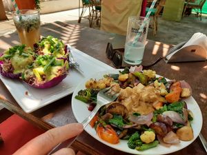 Mexican taco bowl and Peanut tofu buddha bowl at Vegan Casa in Patnem