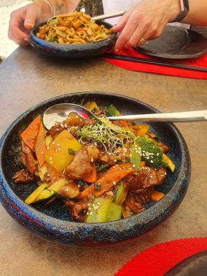 Hoison "duck" at Jialu in Luzern