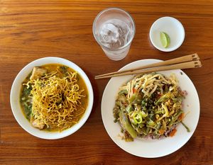 Khao Soi & Rice with 3 toppings  #Veganuary at Chew Xin Jai in Pai