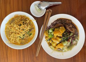 Khao Soi & Rice with 3 toppings  #Veganuary at Chew Xin Jai in Pai
