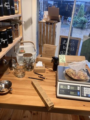 Vegan gekleurde pasta 🥳  at Oodles and Pinches in Haarlem