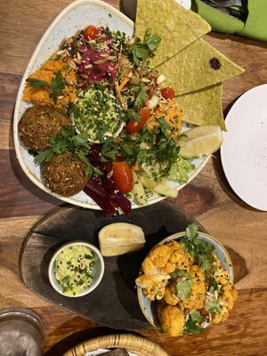 50 shades of ok and cauliflower wings at Organic Kitchen in Casablanca