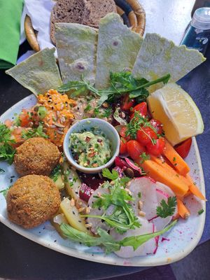Healthy, tasty plate (not the official name!) #Veganuary at Organic Kitchen in Casablanca