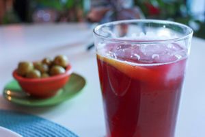tinto de verano with green olives at Restaurante Amaltea in Cordoba