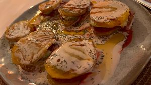 Milhojas de patatas, aguacate y remolacha   at Restaurante Amaltea in Cordoba