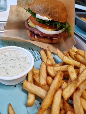 BBQ & CHDR at Bun2Bun - Redi Shopping Center in Helsinki