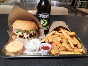 Muu lunchburger at Bun2Bun - Redi Shopping Center in Helsinki