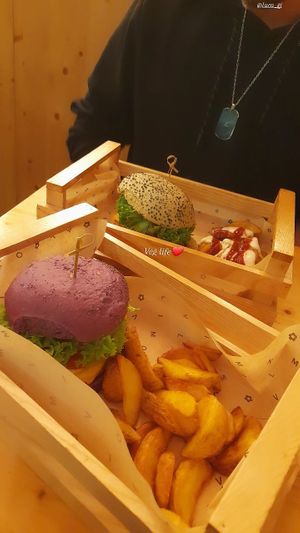  at Flower Burger in Bari