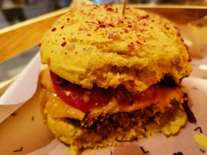 And it was yummie 🤤 at Flower Burger in Bari