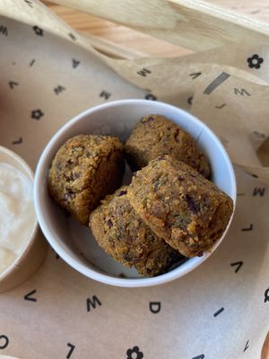 Flower bombs and mayo  at Flower Burger in Bari