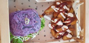 Burger and chips at Flower Burger in Bari