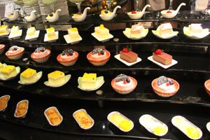 Pastries for buffet at Táiwān RénDào SùCài in Shanghai