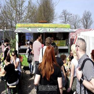 Sun Day Burger Wagon at Sun Day Burgers - Prenzlauer Berg - First Booth in Berlin