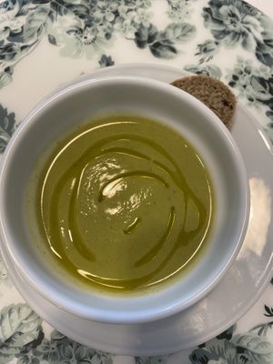 Sopa do dia ❤️   at Donna Veggie in Guimaraes