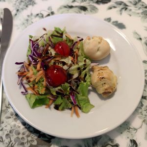 Salad with mini savoury pastries at Donna Veggie in Guimaraes
