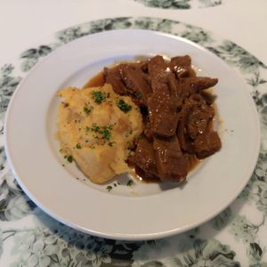 Cebolada de Seitan (Main Option 1) at Donna Veggie in Guimaraes