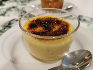 Creme brule at Donna Veggie in Guimaraes