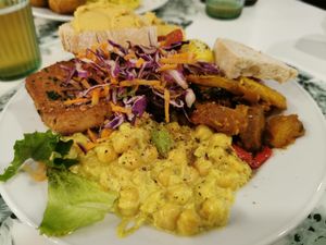 Buffet plate at Donna Veggie in Guimaraes