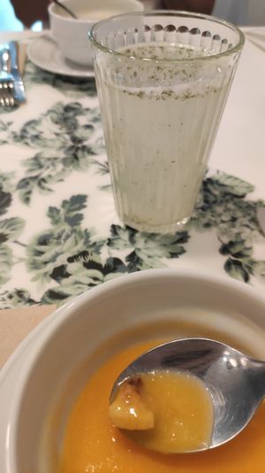 Sopa e limonada at Donna Veggie in Guimaraes